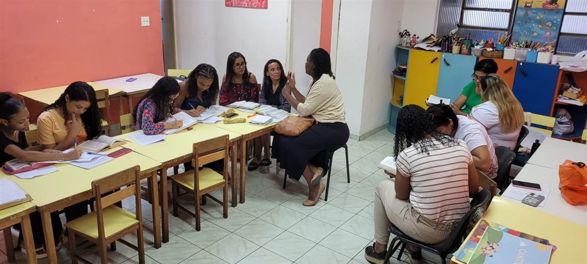 Aula presencial do Proami em sala de aula